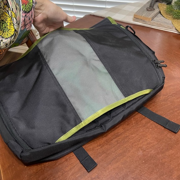 are timbuk2 bags vegan Classic Messenger Bag M / Rose our Classic Messenger bag is the ultimate crossbody for urban riders. Water-Resistant Backpacks & Messenger Bags